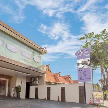 Life Emerald Hotel סוראבאיה מראה חיצוני תמונה