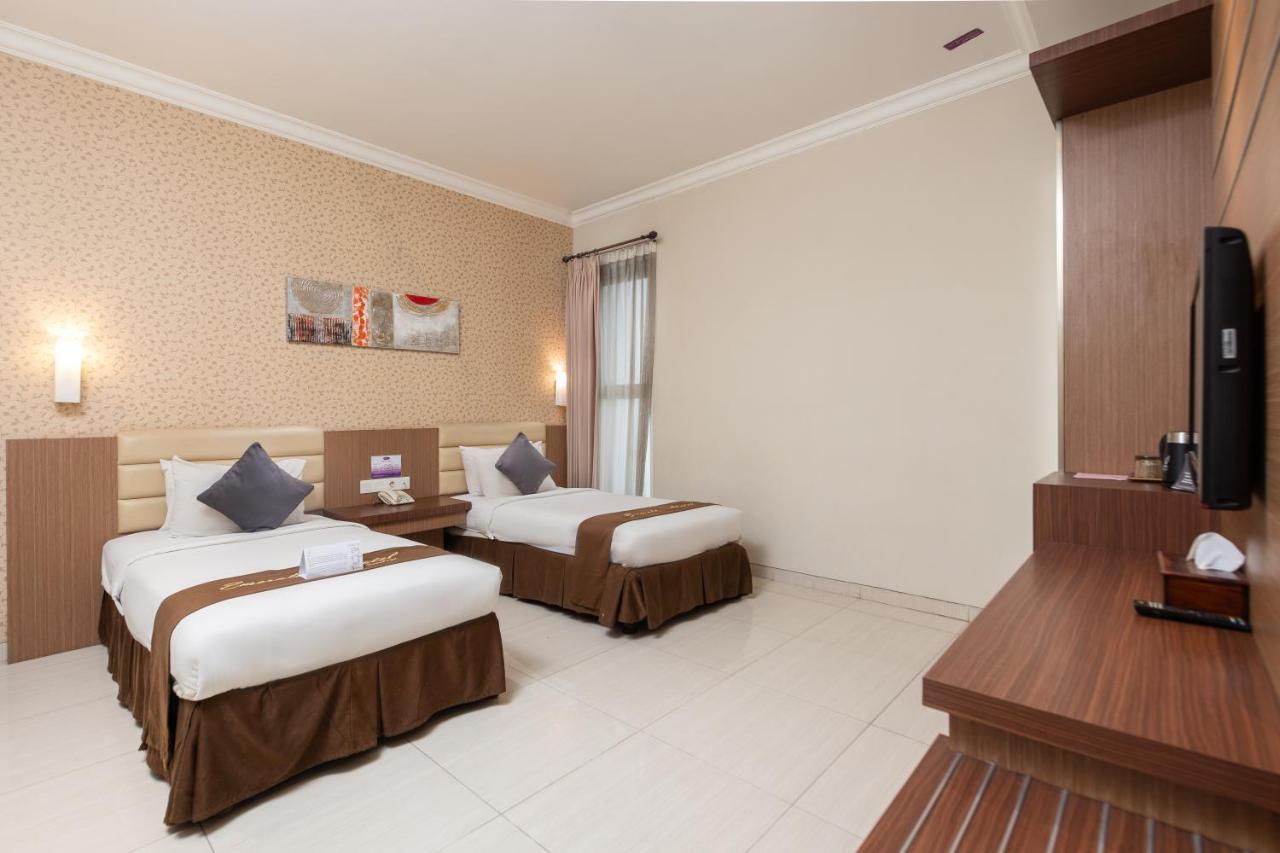 Life Emerald Hotel סוראבאיה מראה חיצוני תמונה