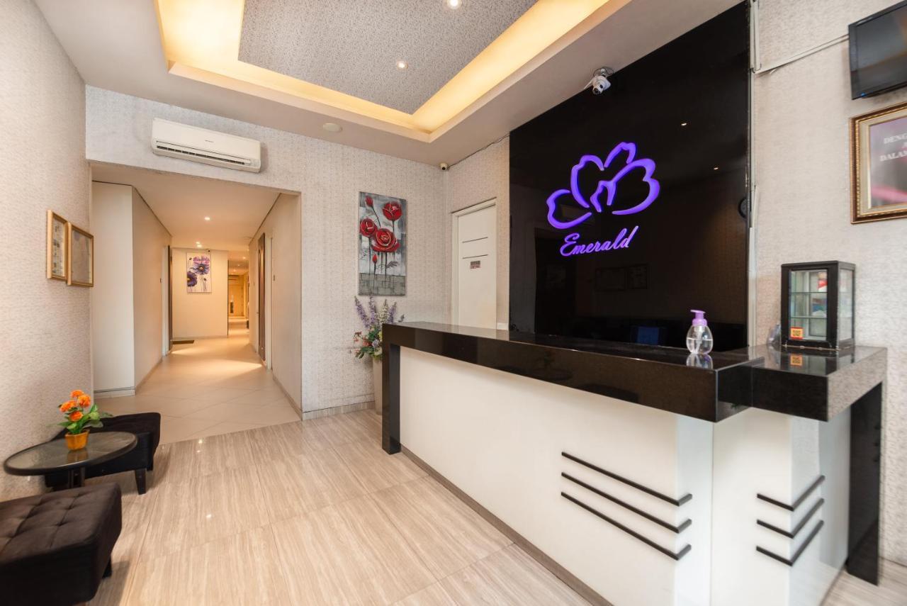 Life Emerald Hotel סוראבאיה מראה חיצוני תמונה
