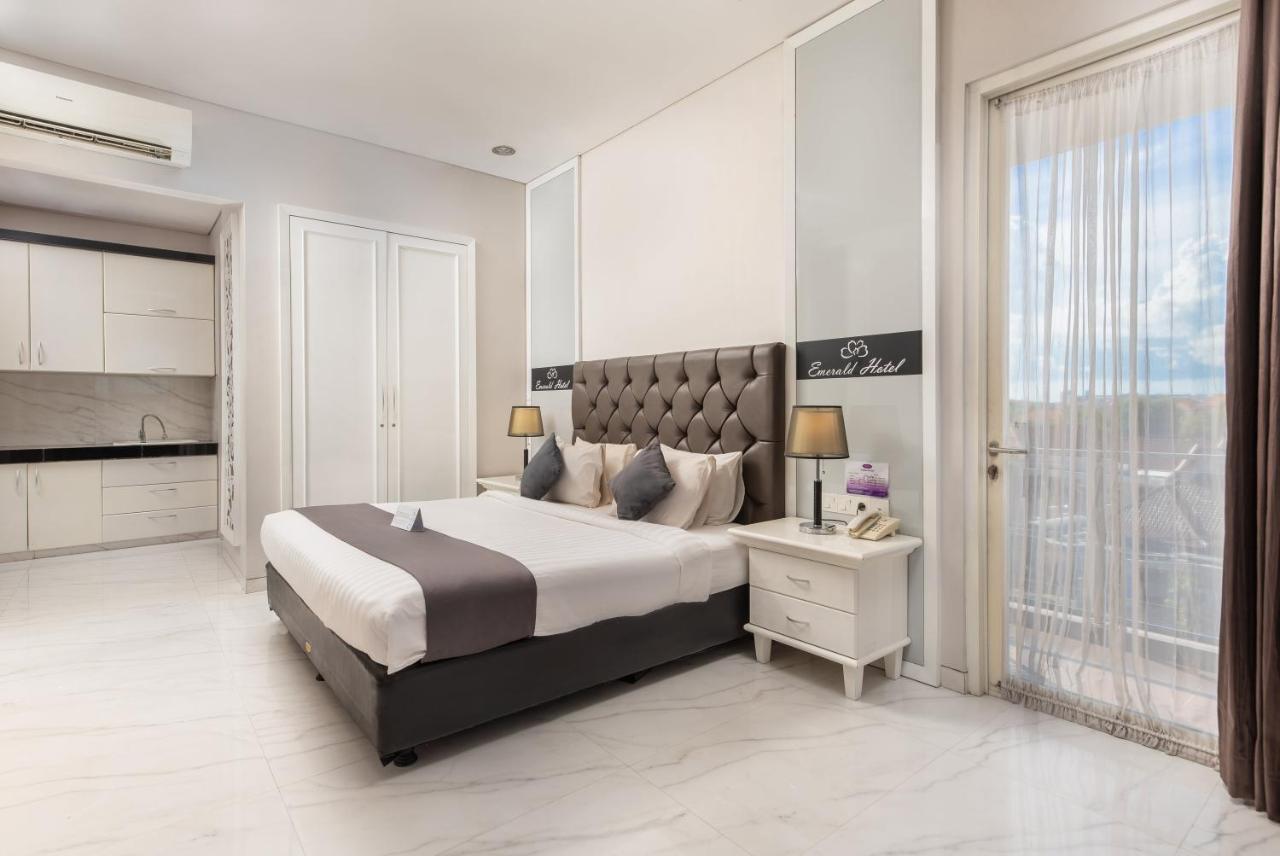 Life Emerald Hotel סוראבאיה מראה חיצוני תמונה