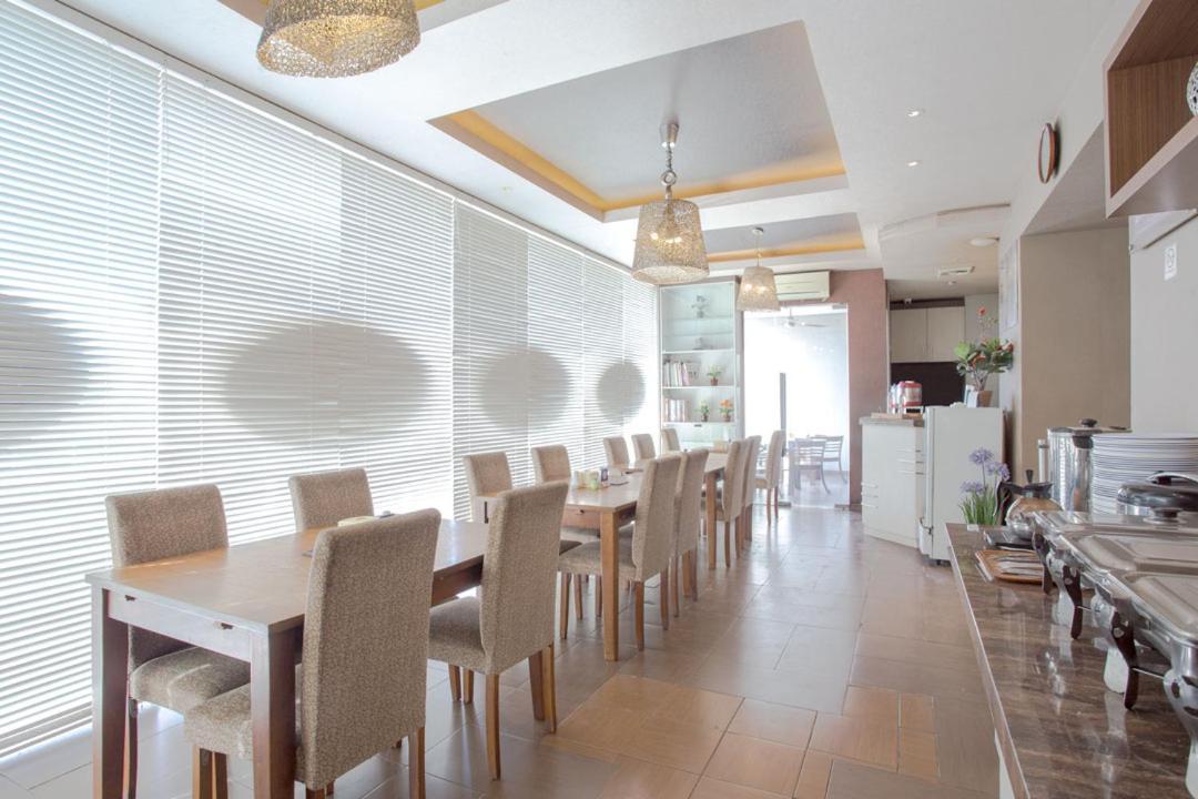Life Emerald Hotel סוראבאיה מראה חיצוני תמונה