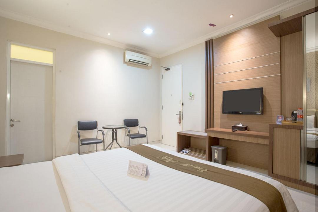 Life Emerald Hotel סוראבאיה מראה חיצוני תמונה