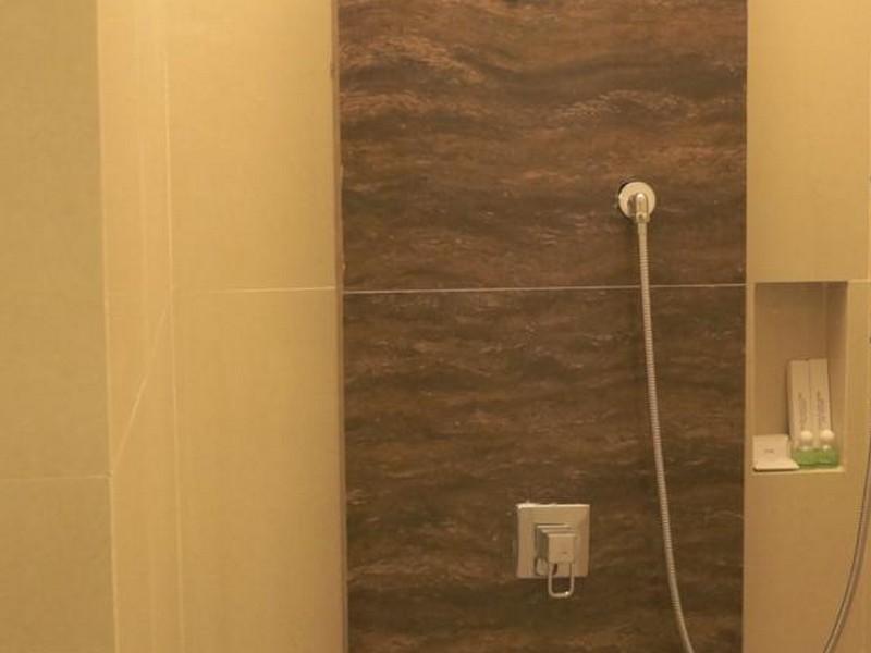 Life Emerald Hotel סוראבאיה מראה חיצוני תמונה